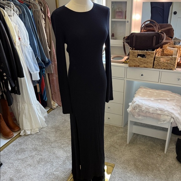 Reformation Dresses & Skirts - Reformation Black Long Sleeve Dress size small